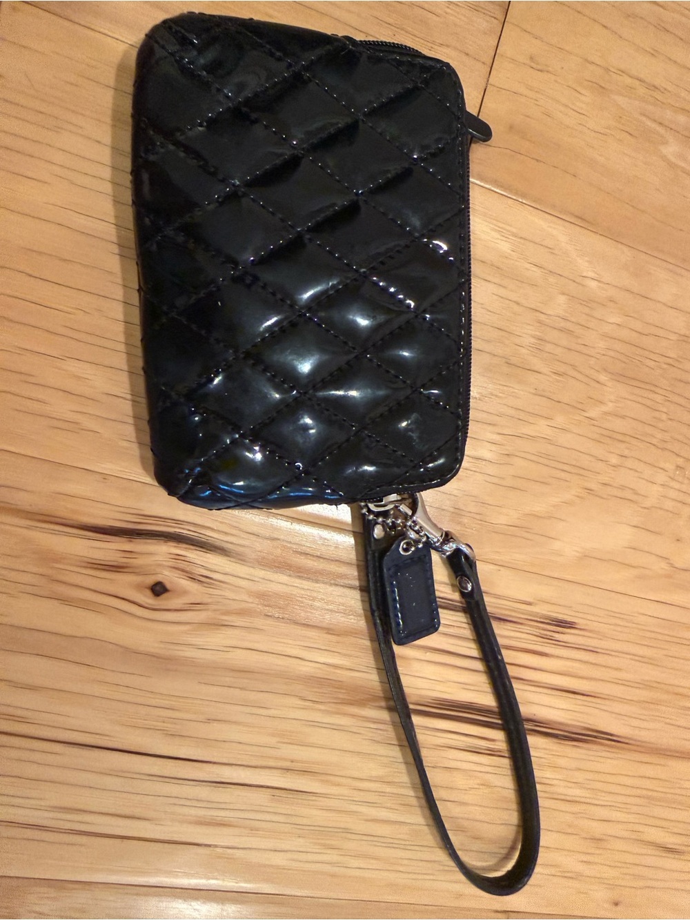 Coach Black Quilted Patent leather wristlet - Picture 2 of 6